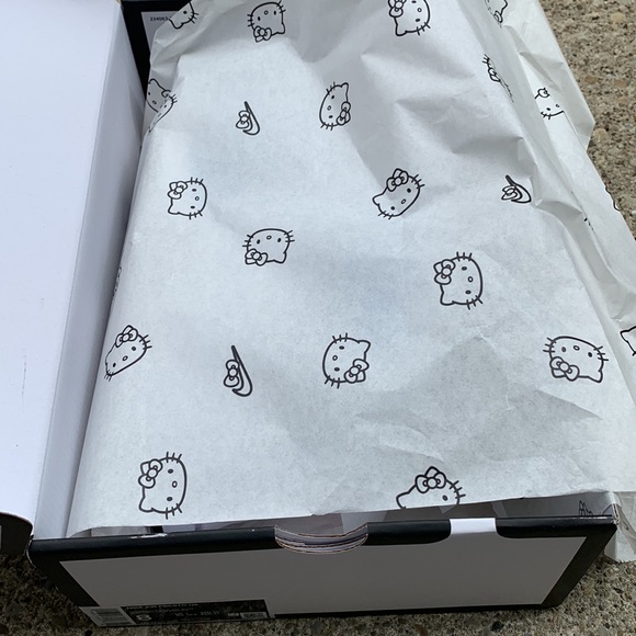 New Hello Kitty X Nike Air Presto QS size 8M/9.5 W - Picture 13 of 16